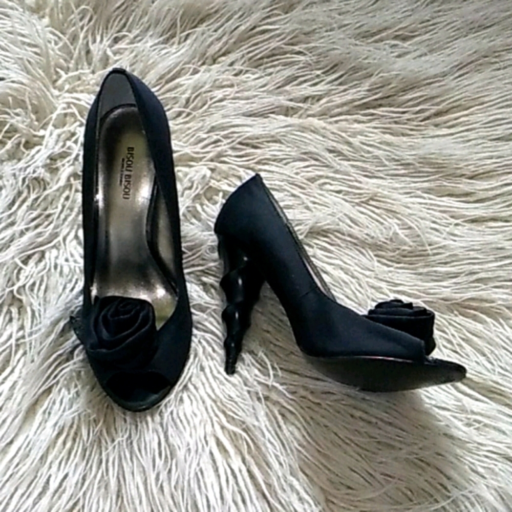 Bisou Bisou size 6 black stiletto